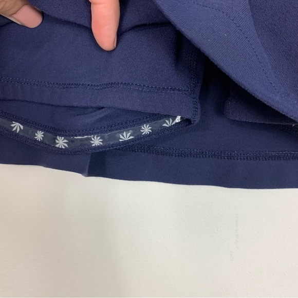 Athleta Grenadine Airbrush Relay Skort Navy Blue Size Medium - Picture 6 of 14